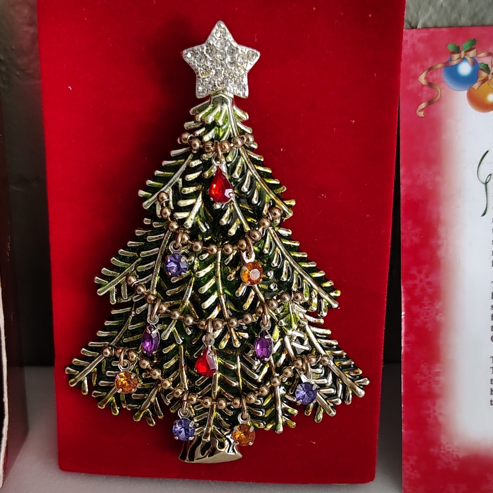 Colorful Christmas Tree Avon Brooch 2008 - Picture 3 of 7